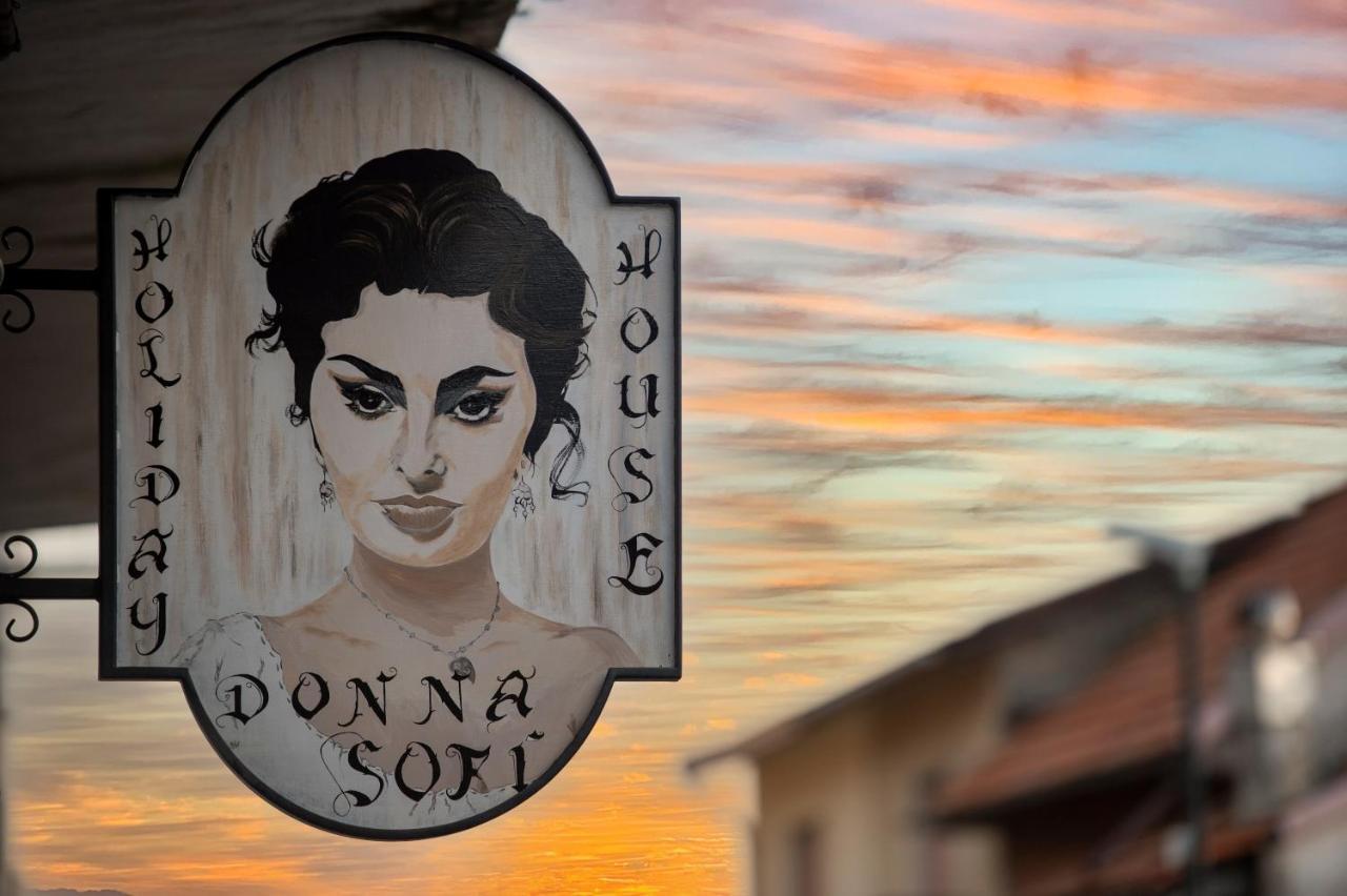 Donna Sofi Holiday House アジェーロラ エクステリア 写真