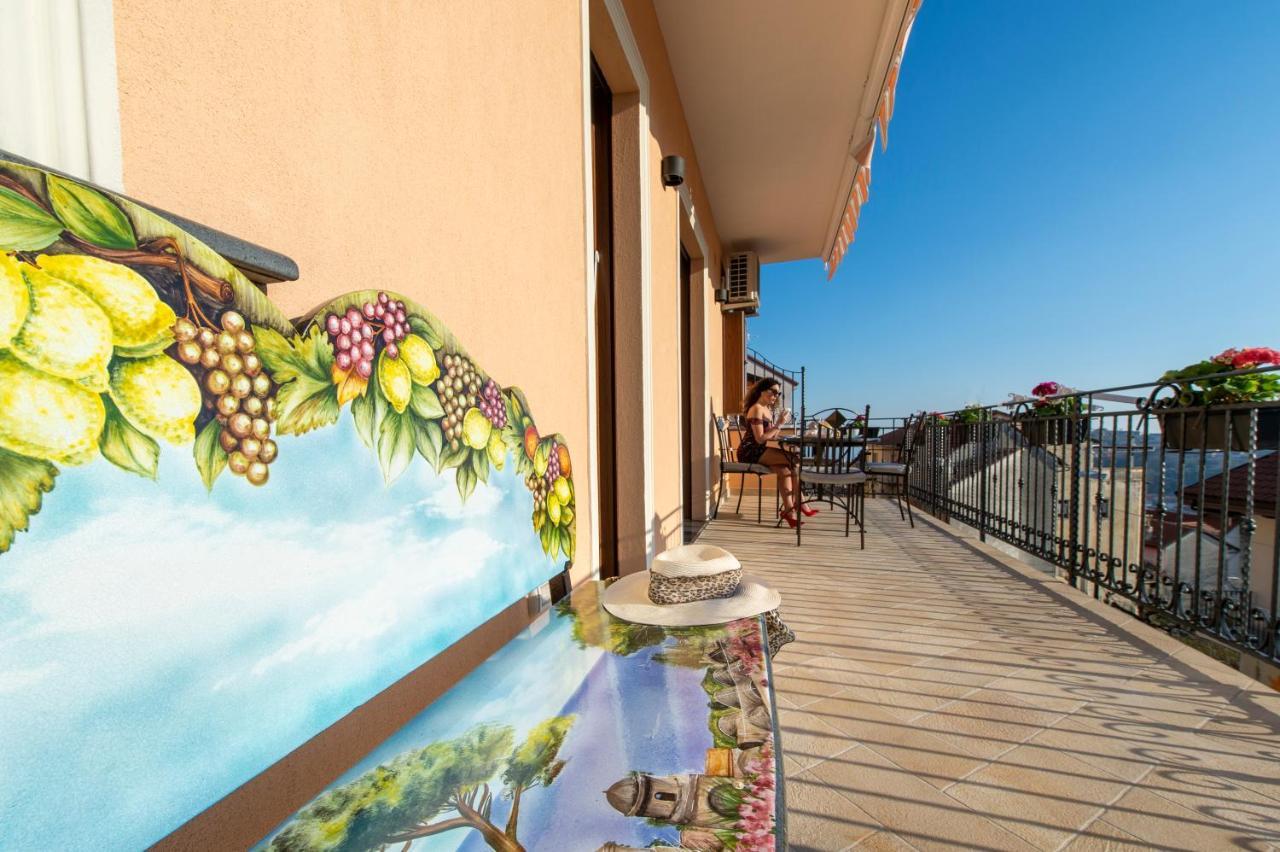 Donna Sofi Holiday House アジェーロラ エクステリア 写真