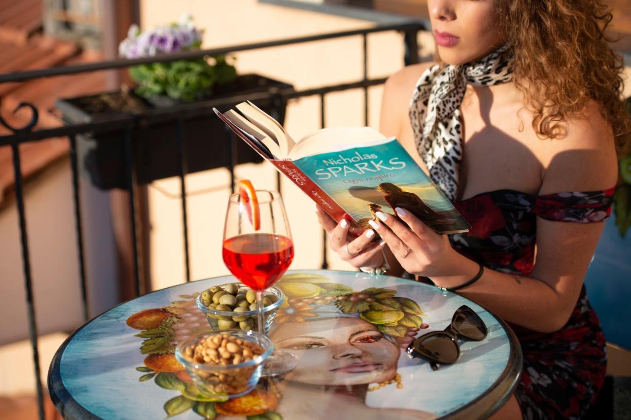 Donna Sofi Holiday House アジェーロラ エクステリア 写真